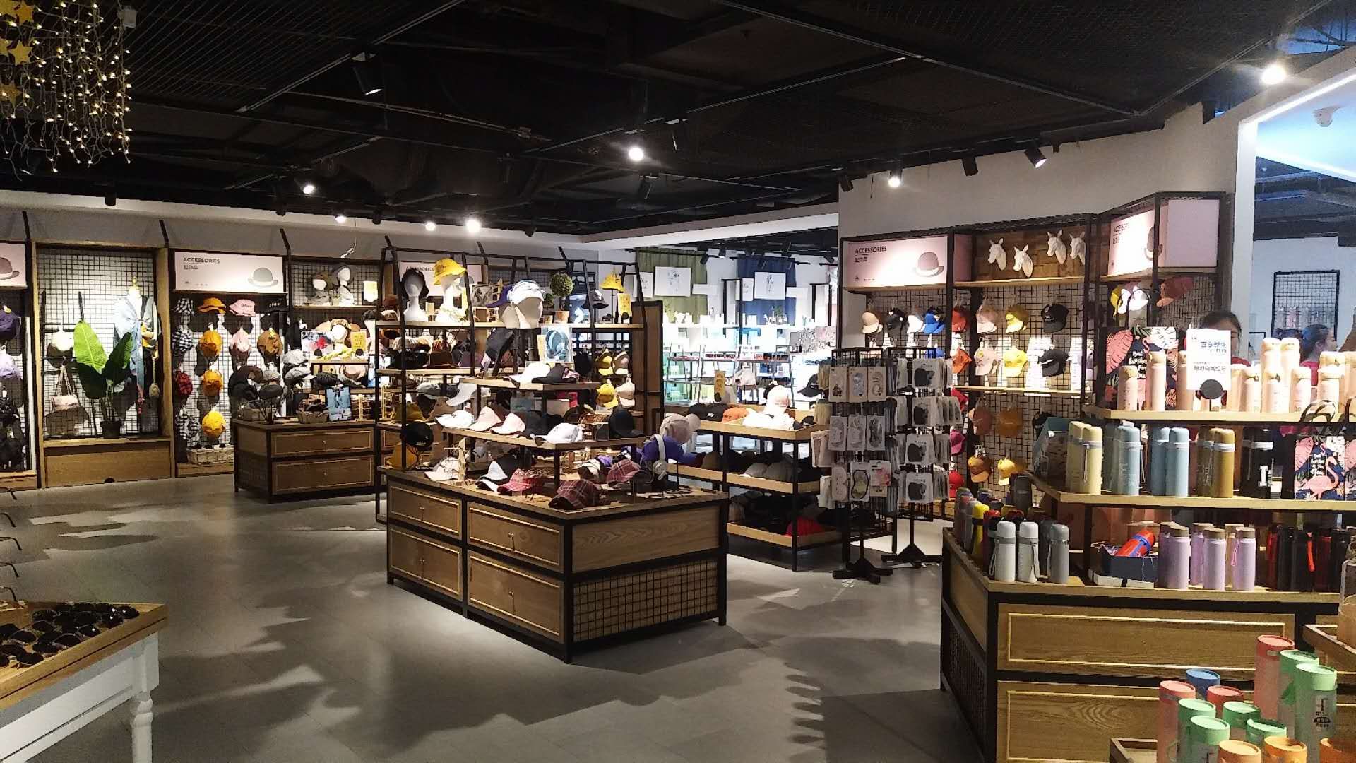 凡人優品綜合店展柜設計裝修(圖3)