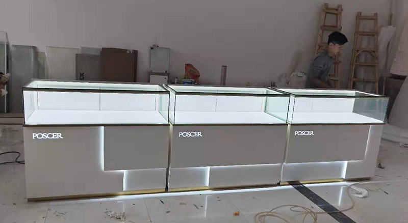 天王表展柜設(shè)計裝修方案(圖3) 天王表展柜設(shè)計裝修方案(圖3)