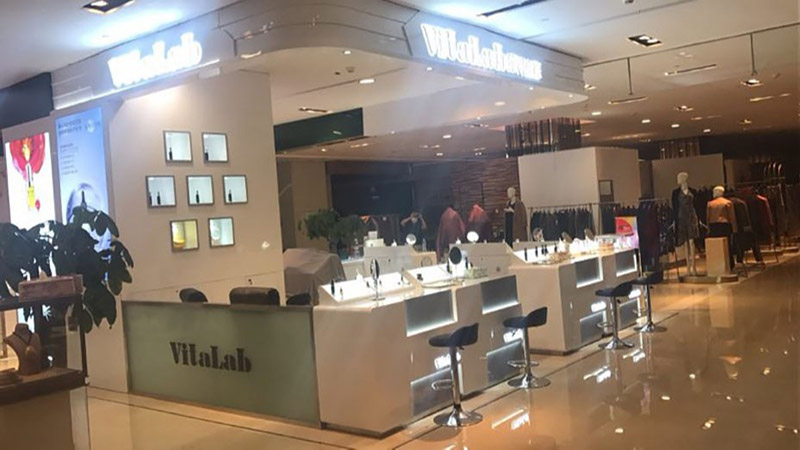 維科生醫(yī)護(hù)膚品 展柜裝飾(圖3) 維科生醫(yī)護(hù)膚品 展柜裝飾(圖3)